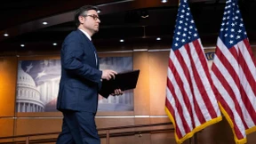 Ein rechter Republikaner unter dem Schutz der Demokraten