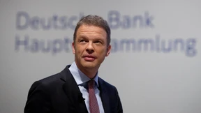 Deutsche Bank verdient weniger und freut sich