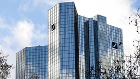 Großaktionär der Deutschen Bank gesteht Finanzengpass ein