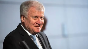 Seehofer will Gespräche nicht mit Bedingungen belasten
