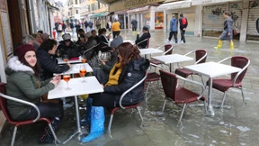 Ein makabres Katz-und-Maus-Spiel