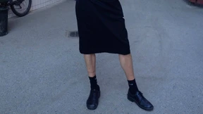 Schwedische Lokführer in Röckchen