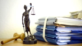 Wer zahlt bei verspäteter Insolvenz?