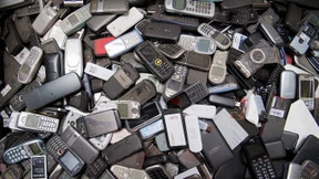 Deutsche horten immer mehr Althandys