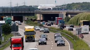 Asylbewerber läuft auf A3 und wird getötet
