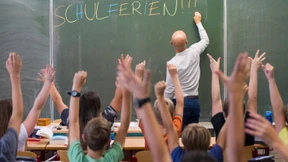 Kauder will befristete Lehrer-Verträge abschaffen