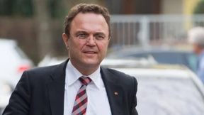 Friedrich wettert gegen „Winkeladvokaten“