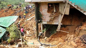 Mindestens zwölf Tote bei Erdrutsch