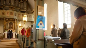 Merkel nimmt Bitte an Kirchen zurück