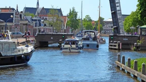 Der Brückenzoll landet im Holzschuh