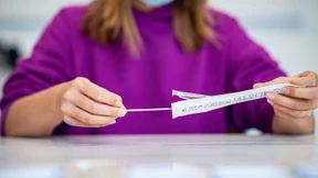 Corona-Welle trifft die Jüngeren