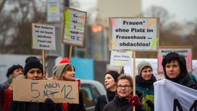 Wenn die Tür zum Frauenhaus zu bleiben muss