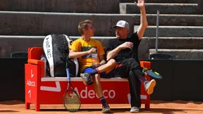 Boris Becker zwischen Hand anlegen und Hand auflegen