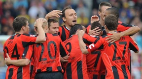 Frankfurt stoppt Braunschweig - Karlsruhe siegt in Aue