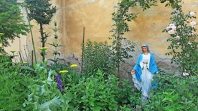 Die blaue Madonna im Müllsack