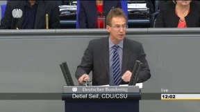 CDU-Politiker trägt Schmähgedicht im Bundestag vor