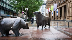 Bulle vor Frankfurter Börse angezündet