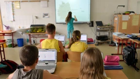 Schüler lernen zu wenig über Computer und Internet
