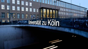 Studierte Ekel Alfred in Köln Geschichte?