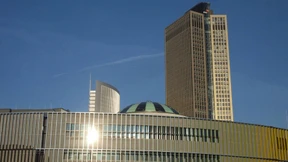 Wie sich die Deutsche Bank vor Negativzinsen retten kann