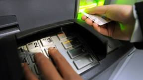 Zu alte Software in vielen Geldautomaten