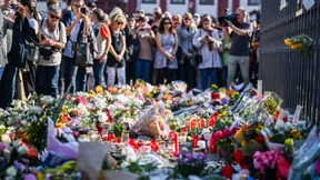 Tausende gedenken getöteten Polizisten