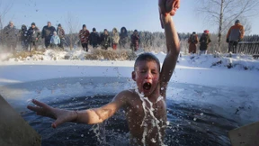 Eistaufe auf dem Platz der Revolution
