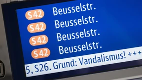 Polizei geht nach Kabelbrand bei der Deutschen Bahn von Anschlag aus