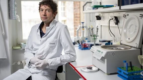 Zu Besuch bei Christian Drosten: „Der Horror ist vorbei, die Pandemie noch nicht ganz“