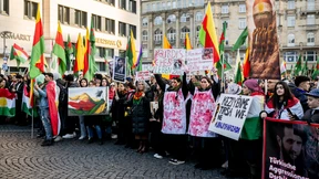 Kurden und Iraner demonstrieren friedlich