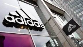 Adidas-Aktienkurs fällt um 10 Prozent