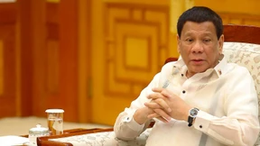 Philippinischer Präsident Duterte erzwingt Kuss