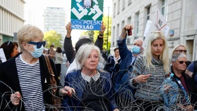 Polens Parlament billigt Ausnahmezustand