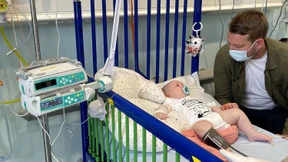 Baby bekommt Spritze für zwei Millionen Euro