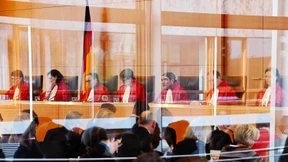 Wie schützt man das Grundgesetz vor seinen Feinden?