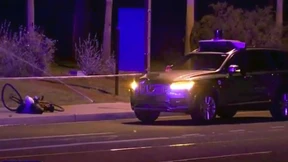 Selbstfahrendes Auto fährt Fußgängerin an