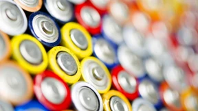 Lohnen sich teure Markenbatterien?