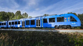 Bahnfahren ohne Diesel und ohne Lokführer