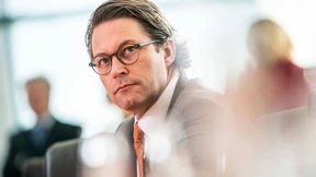 Scheuer warnt vor „überzogener“ Verteuerung des Anwohnerparkens