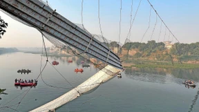 Erst schwang sie, dann stürzte sie ein