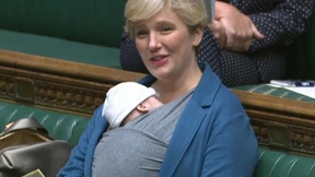Britische Abgeordnete wegen Baby im Saal ermahnt