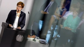 Opposition kritisiert neue Verteidigungsministerin