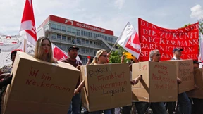 Neckermann-Belegschaft streikt für Sozialplan