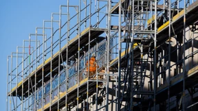 Die Industrieproduktion geht weiter zurück