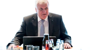 Seehofer lehnt Familiennachzug ab