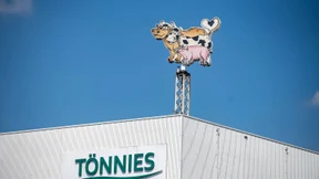 Tönnies darf Werkverträge übernehmen