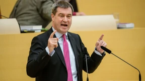 Söder verspricht Tausende neue Stellen