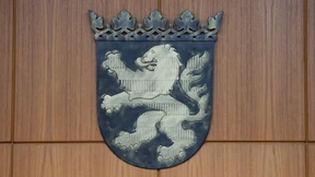 Vier Männer wegen Bandendiebstahls vor Gericht