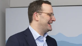 Spahn will Krebs heilen, nicht auf den Mond fliegen