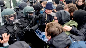 Studie: Deutlich mehr Fälle von Polizeigewalt